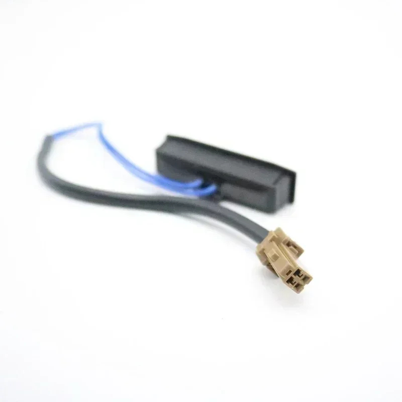 

906068795R Подходит для Renault Koleos 09-16, кнопка управления багажником, кнопка открывания задней двери.