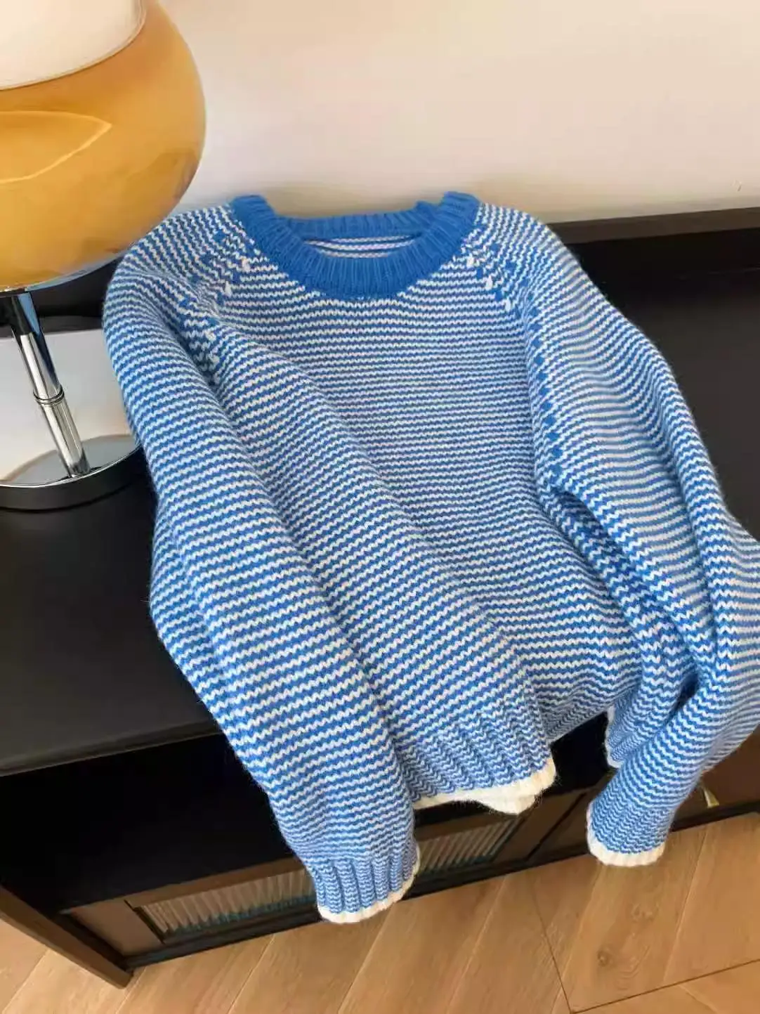 Maglione a righe blu da donna autunno inverno stile francese retrò colore a contrasto top lavorato a maglia pullover ampio a maniche lunghe con scollo a O