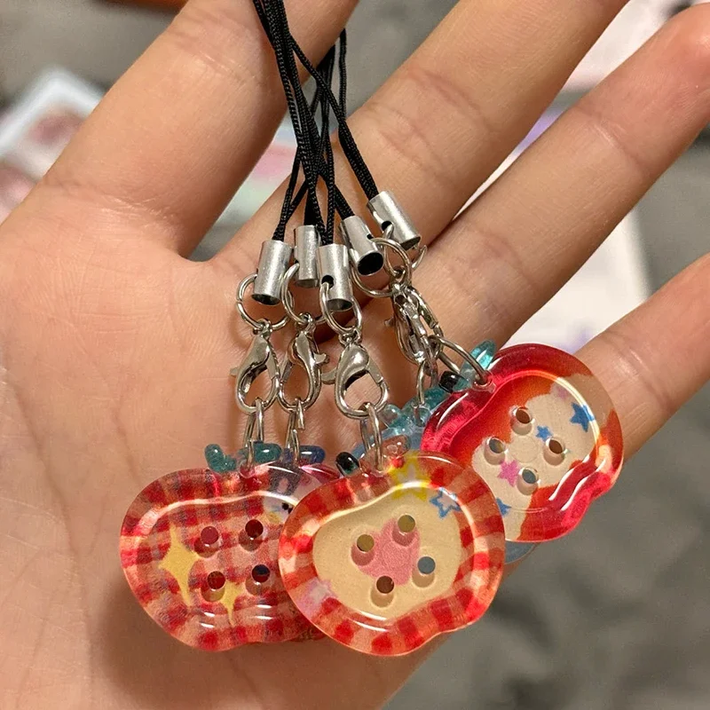2/5 Buah Liontin Jimat Ponsel Tombol Lucu Casing Baru Kawaii untuk Airpods 4 iPhone 16 Aksesori Liontin Mini untuk Tas Kamera CCD