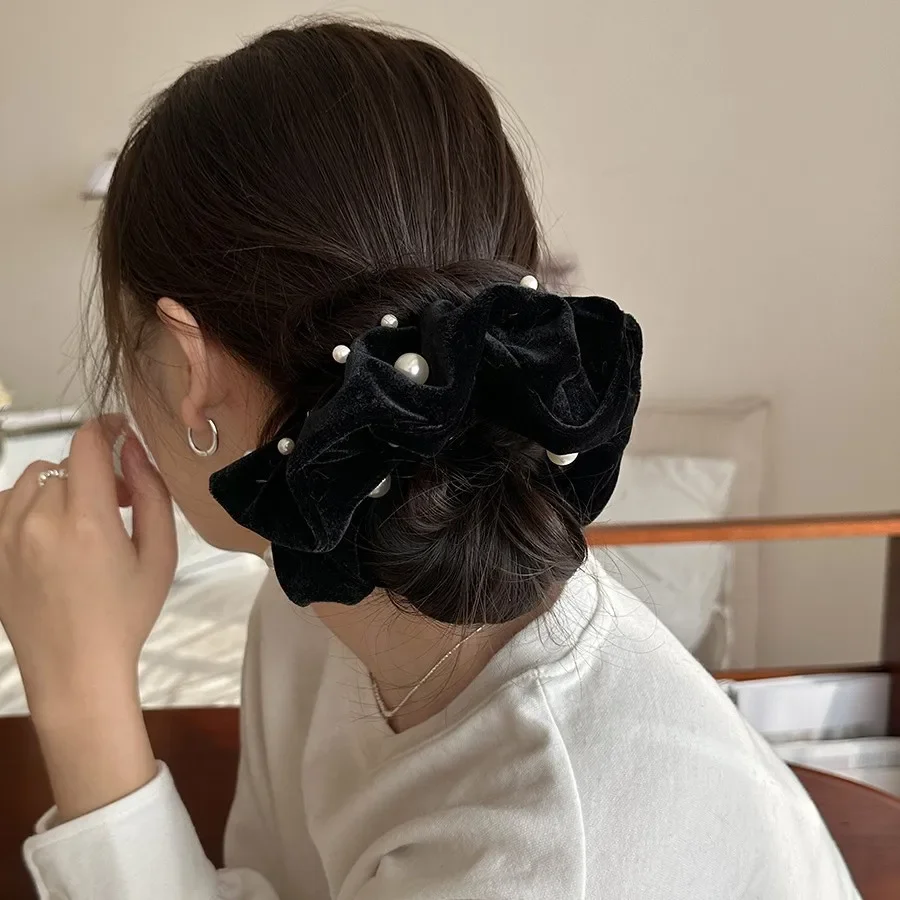 Retro autumn and winter pearl pleated large intestine hair loop new velvet black French style hairrope bun hair accessory women