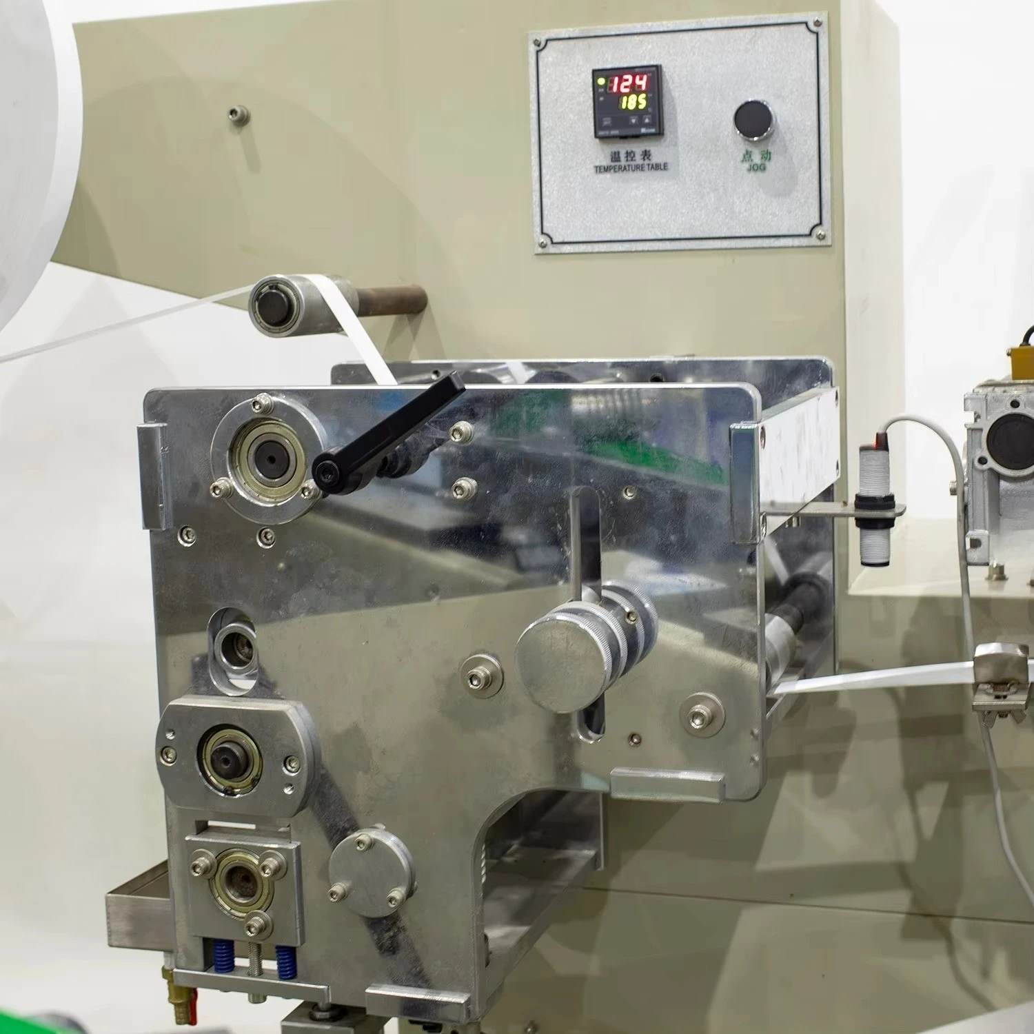 Multi-function Cutlery and Tissue Automatic Packaging Equipment