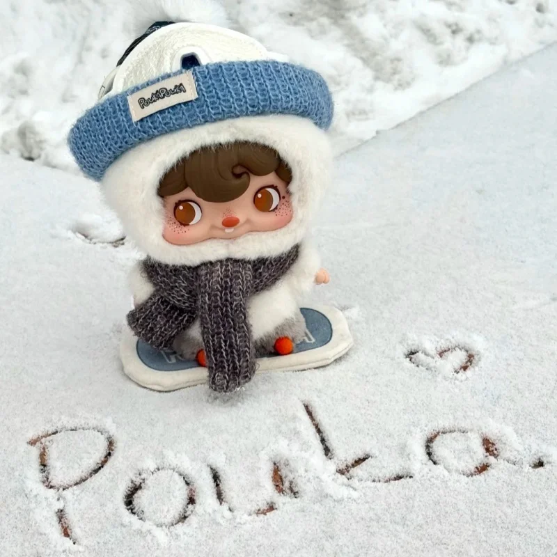 

52toys Poukapouka Snow Baby Skiing — плюшевый брелок-фигурка из винила в закрытой упаковке, зимний подарок на Новый год для девочек, детей и коллекционеров