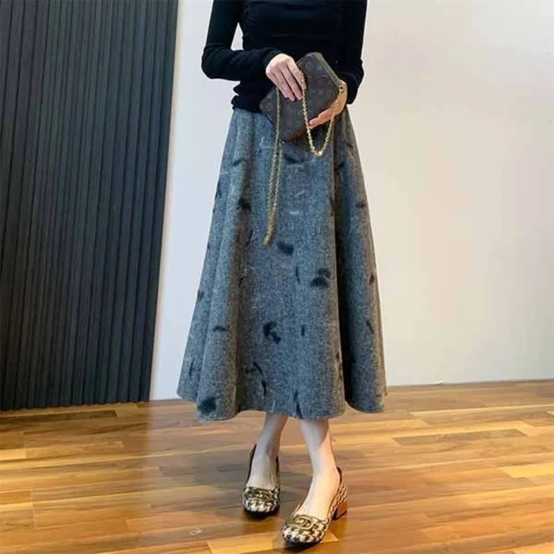 Retro Grey High Waist Skirt For Women'S 2023 Autumn/Winter Embroidered Design Feeling Woolen Slim Fit Skirt