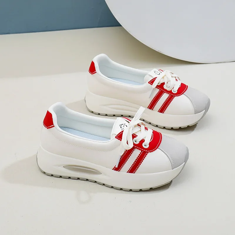 2024 Hot Sale of High Quality New Korean Version of Daddy Shoes Female Breathable Female Student Increase Casual Shoes Sneakers
