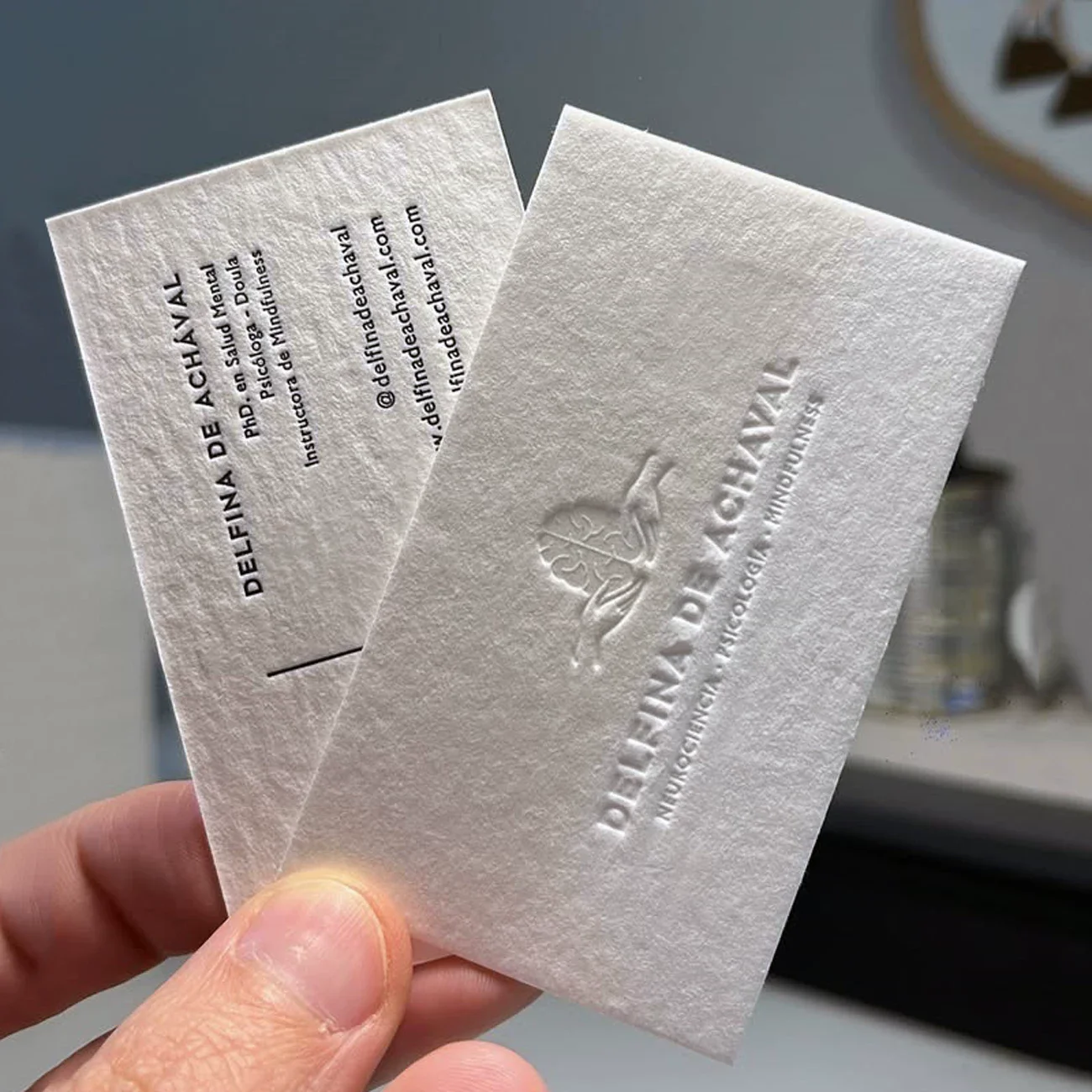 600gsm White Cardboard Exquisite Embossed Business Card Custom Logo Art Paper Digital Printing