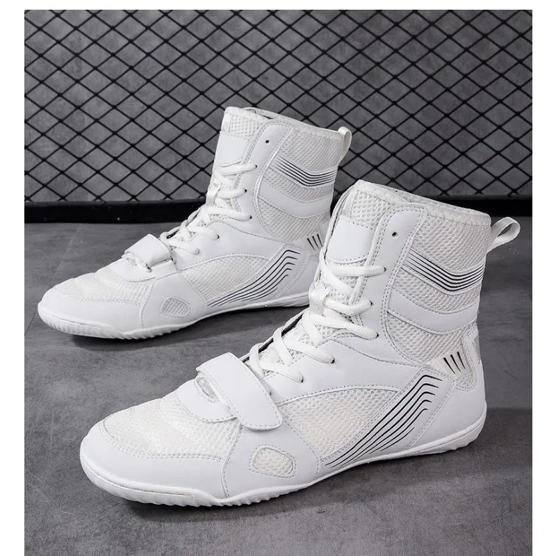 2024 autunno inverno nuove scarpe da wrestling professionali da donna per uomo scarpe sportive per allenamento fitness indoor scarpe da boxe da combattimento gratuite