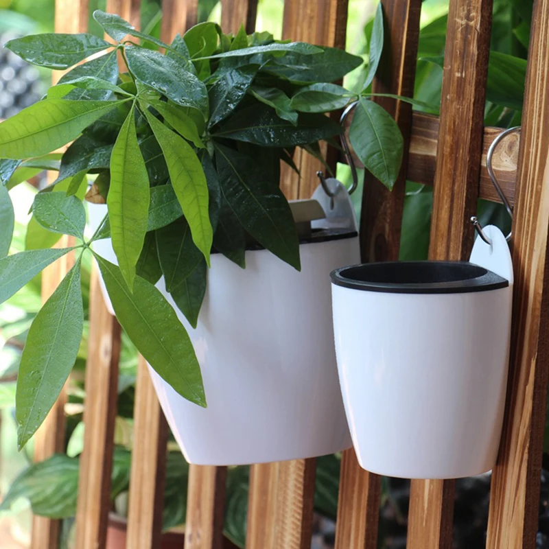 Wall-Mounted Flower Pot Automatic Water-Absorbing Plastic Circular Creative Wall Hanging Green Luo Small Flower Pot