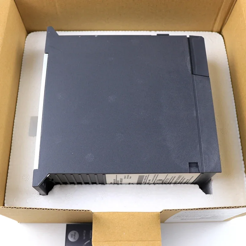 Onduleur Triphasé 132F0018, 0.75kw vfd, 380-480V FC51