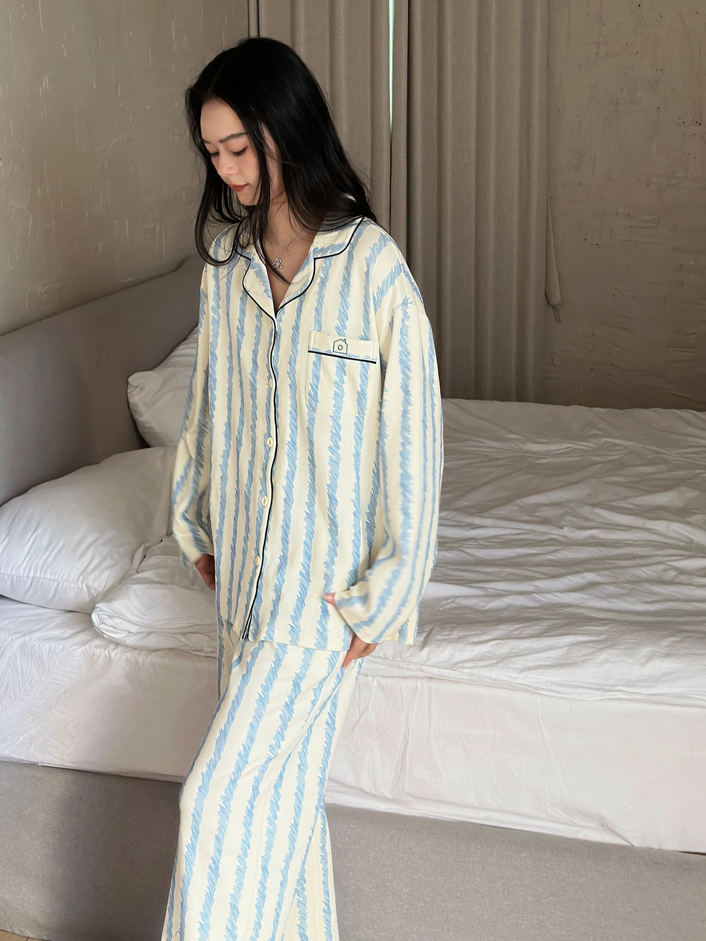 2026 新しい女性の綿パジャマ長袖オープンカーディガンスタイルホーム服セット春秋シンプルなデザイン屋外に適しています 1