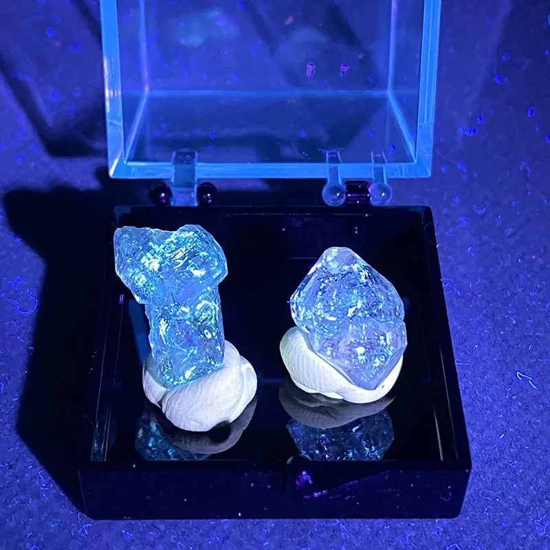 100% natural Oil gallbladder diamond crystal diamond gem  stone (can be made as a pendant)  Collections+Box size：35*35*35mm