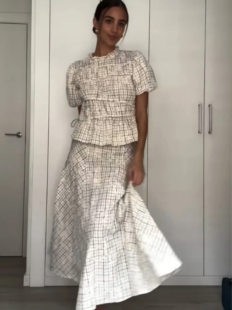 HH Woman Spring Fashion O-Neck Short Sleeve Plaid Embroidered Bow Tops+A-line Side Zipper Pleated Midi Skirt Casual 2 Piece Set
