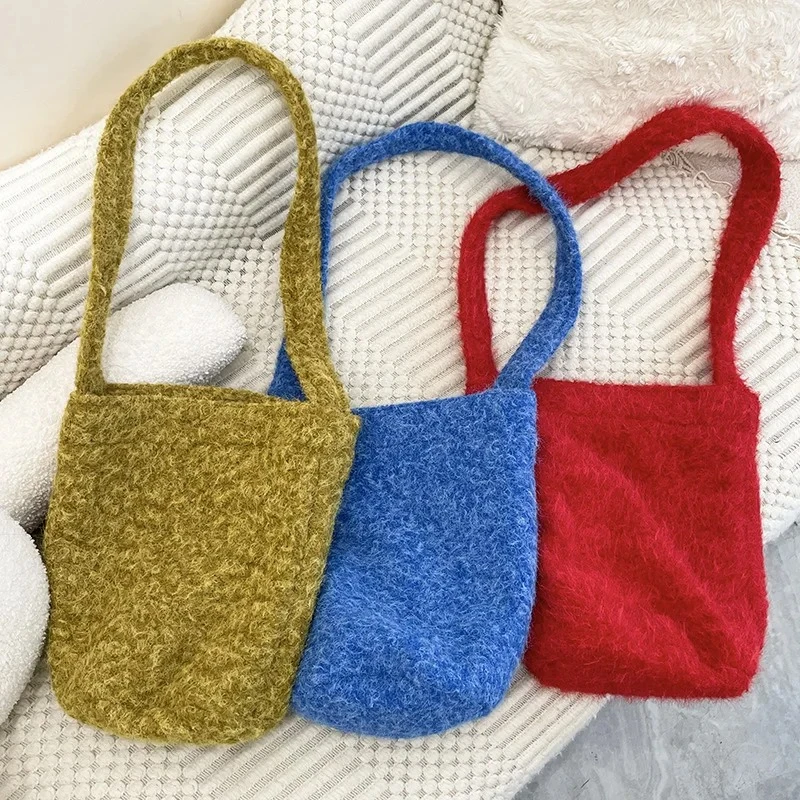 

Faux Lamb Wool Ladies Red Crossbody Bag Retro Furry Women's Bucket Shoulder Bags Soft Plush Female Winter Handbags Purse Tote