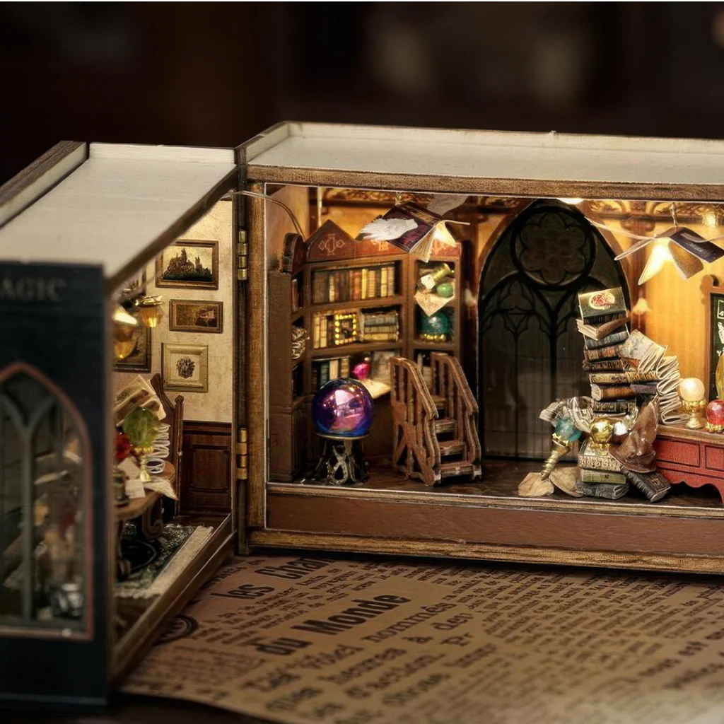 OUZEY フリップページ 3D 木製キューブ DIY キット - 「魔法の冒険」ミニパズルキューブ、接着剤不要のプレカットモデル、クリエイティブな魔法のおもちゃギフト