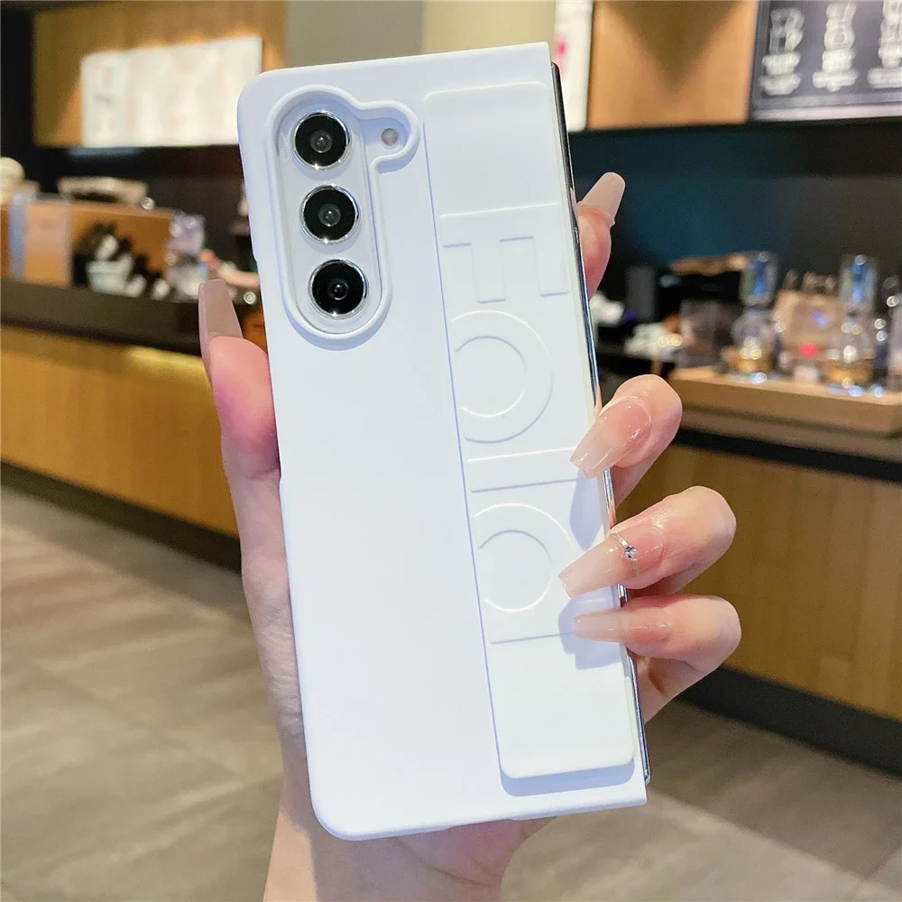 Funda de teléfono con soporte para correa de muñeca de silicona suave de lujo para Samsung Galaxy Z Fold 7 6 5 4 ZFold 3 fundas ultrafina mate dura