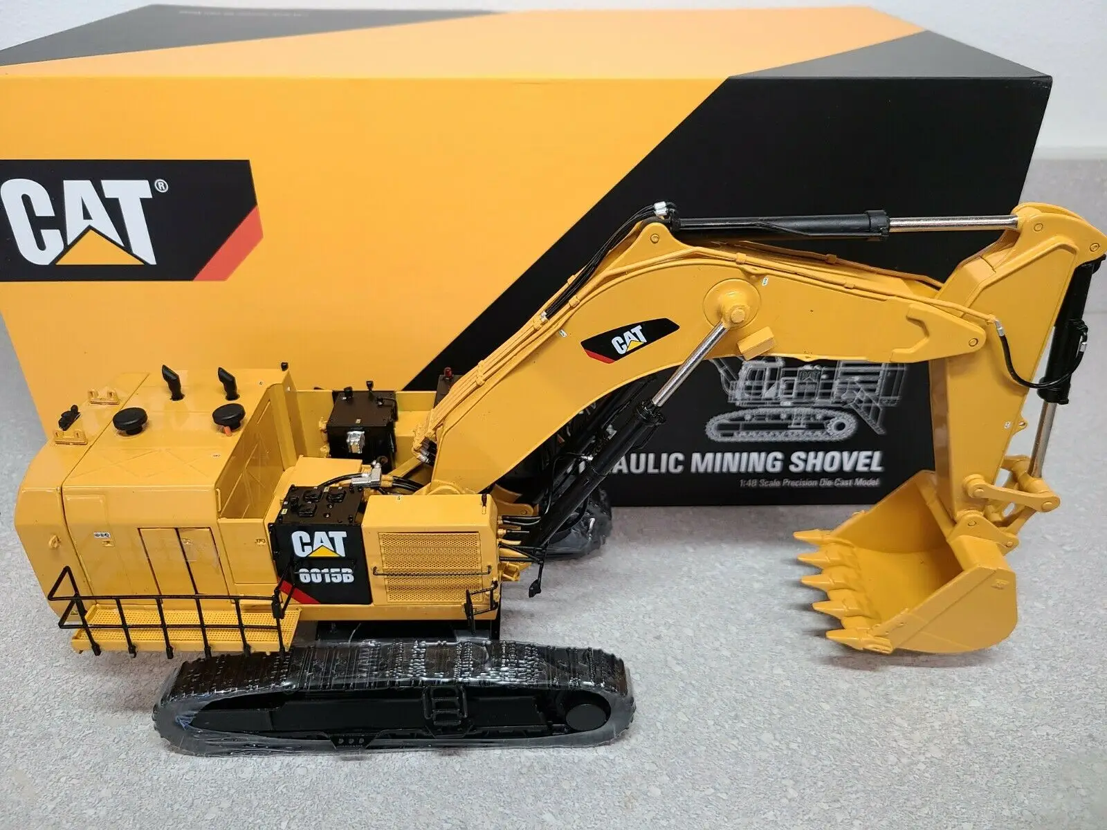 Exqusite Alloy Model Gift CCM 1:48 Caterpillar CAT 6015B Hydraulic Mining Shovel Engineering Machinery Diecast Toy Model