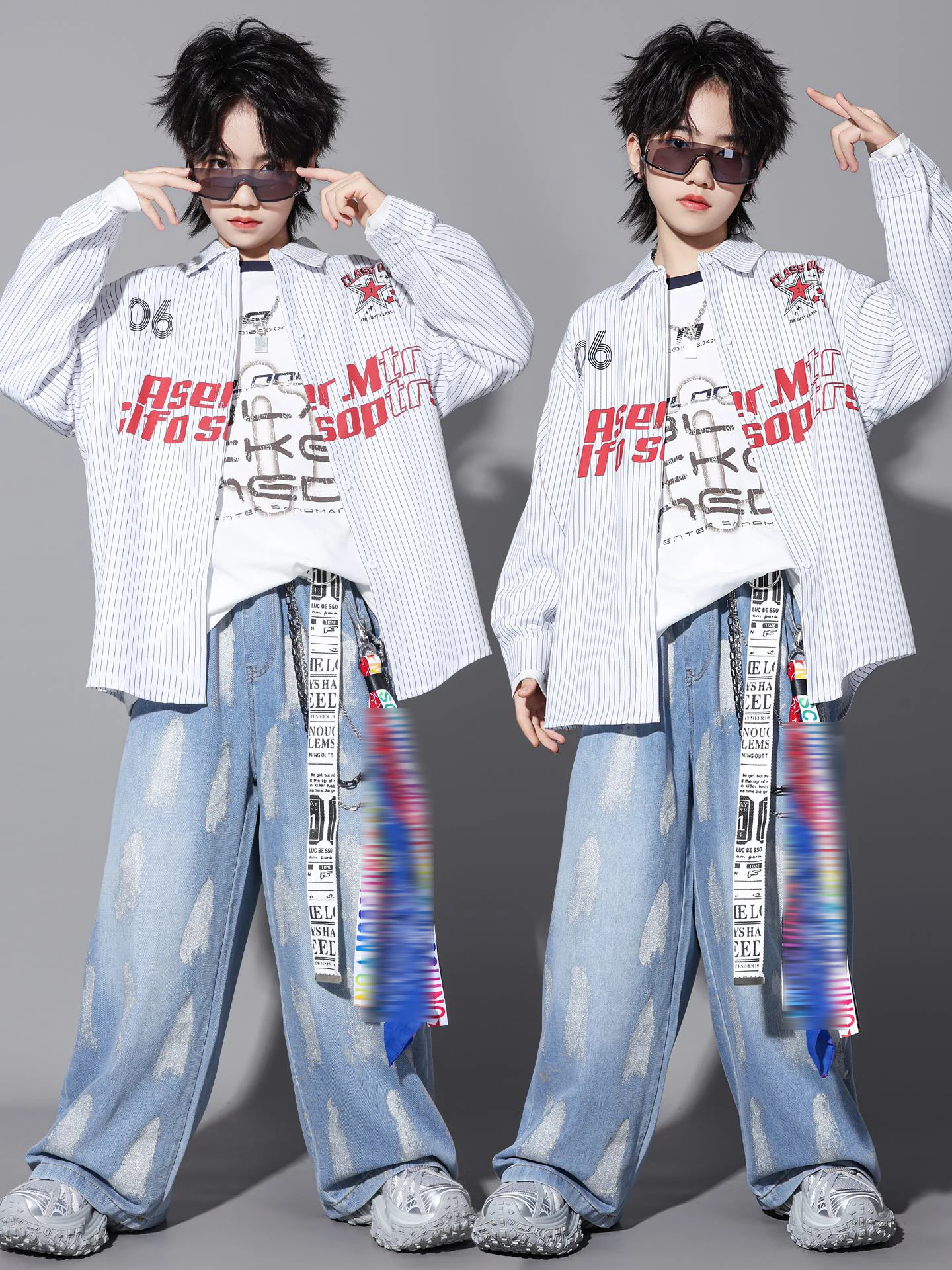 2025 Bambini Abiti da ballo di strada Costume Hip Hop Ragazzi Camicia bianca a righe Pantaloni in denim Maniche lunghe Moda Stage Wear BL18059