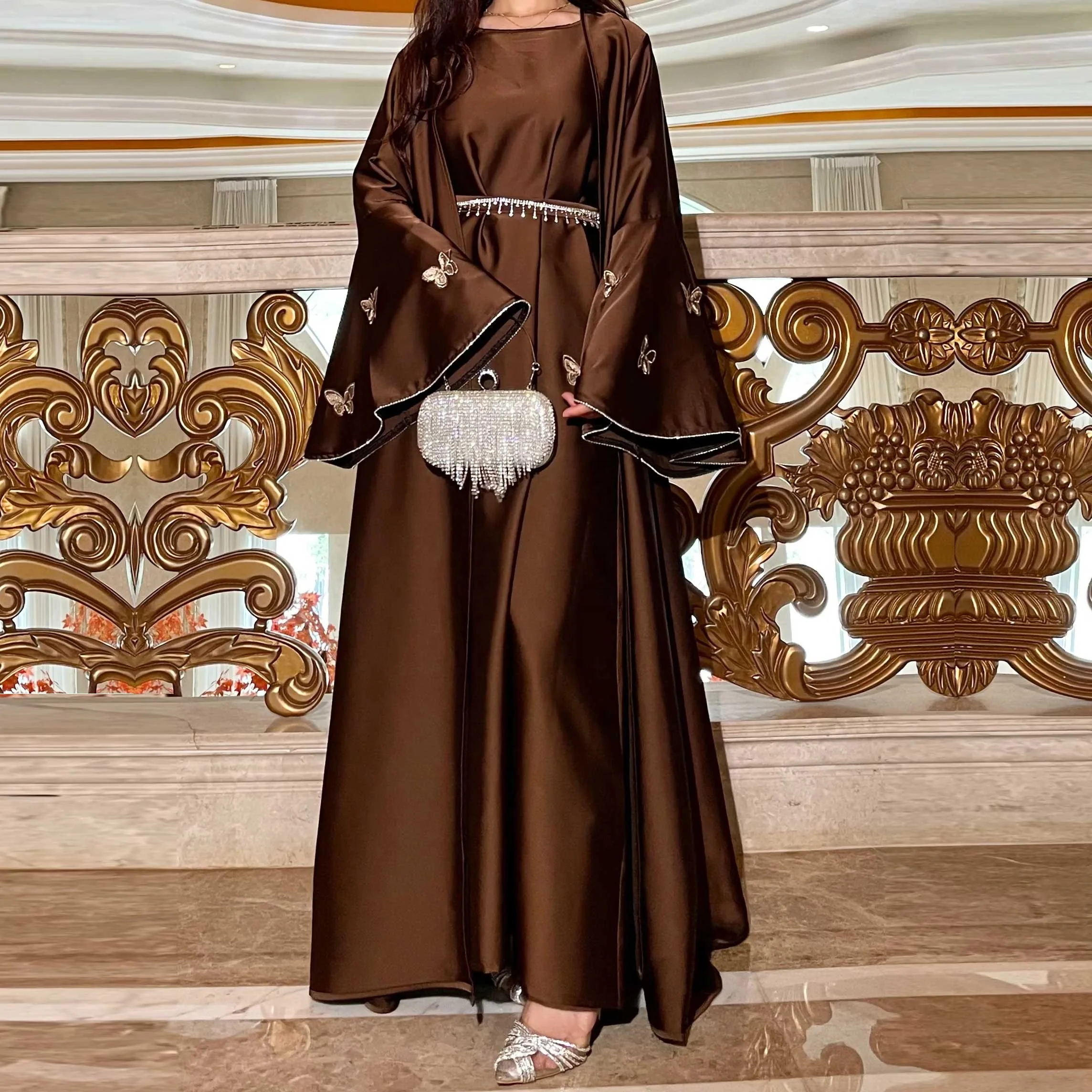 

Oem Eid Dubai Kaftan Luxury Elegant Party Dress Butterfly Flare Sleeves Muslim Women Dress Satin Abaya Set with Diamond Belt