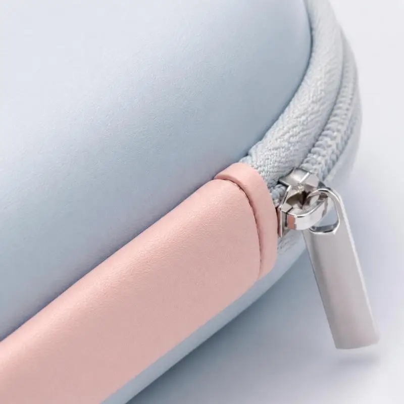 652F Headphone Carrying Case with Elastic Band and Interior Mesh Pocket