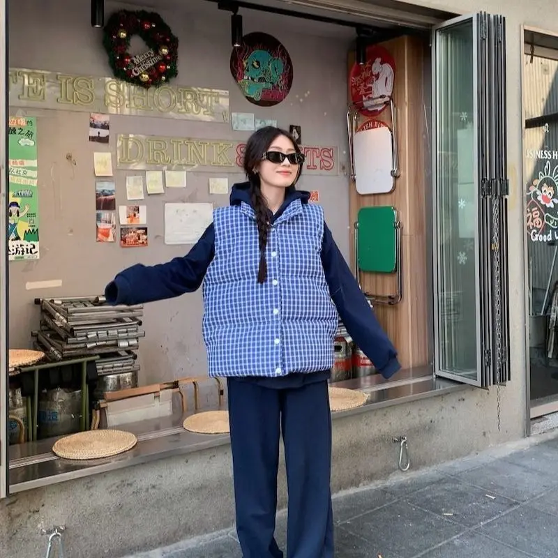เสื้อกั๊กผู้หญิงแบบพาร์ก้าสำหรับฤดูใบไม้ร่วงและฤดูหนาว บุด้วยใยสังเคราะห์ แฟชั่นเกาหลี ลายสก็อต เสื้อโค้ทสั้นสำหรับสาวๆ ให้ความอบอุ่น