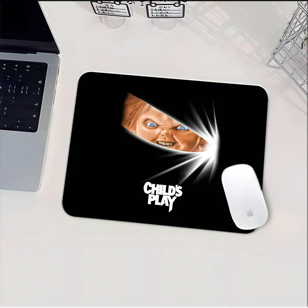 Horror Movie Chucky Child's Play Mousepad Small LockEdge Mouse Pad For Gamers Computer Desk Pad Rectangular Anti-slip Rubber