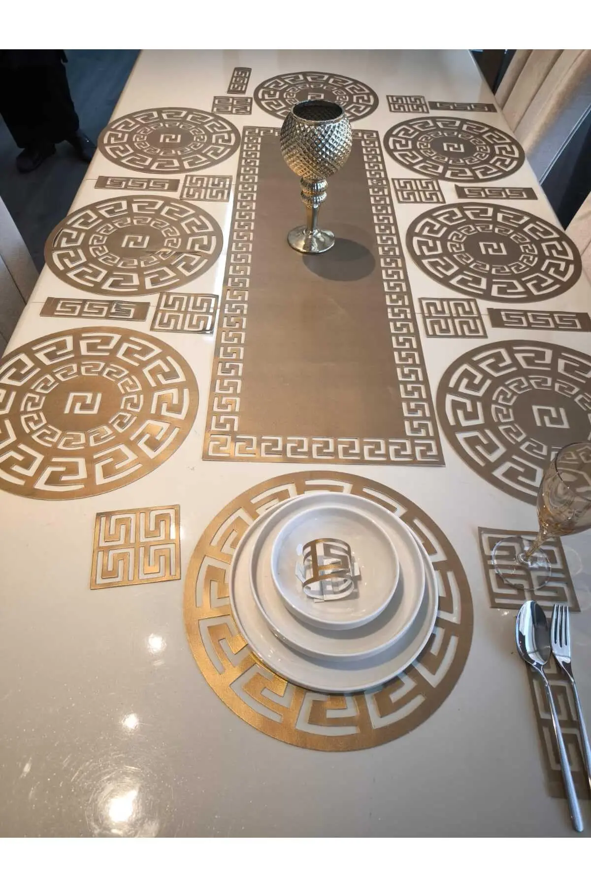 25 Piece Reversible Dining Set 39.4 x 13 in Runner 8 Placemats 8 Coasters 8 Spoon Rests Gold Faux Leather & Ecru Velvet
