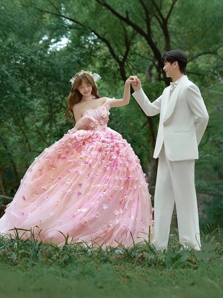 

Новое винтажное свадебное платье для фотосессий в студии: пышная юбка, сказочный фатиновый шлейф, для выездных съемок, мечтательное платье