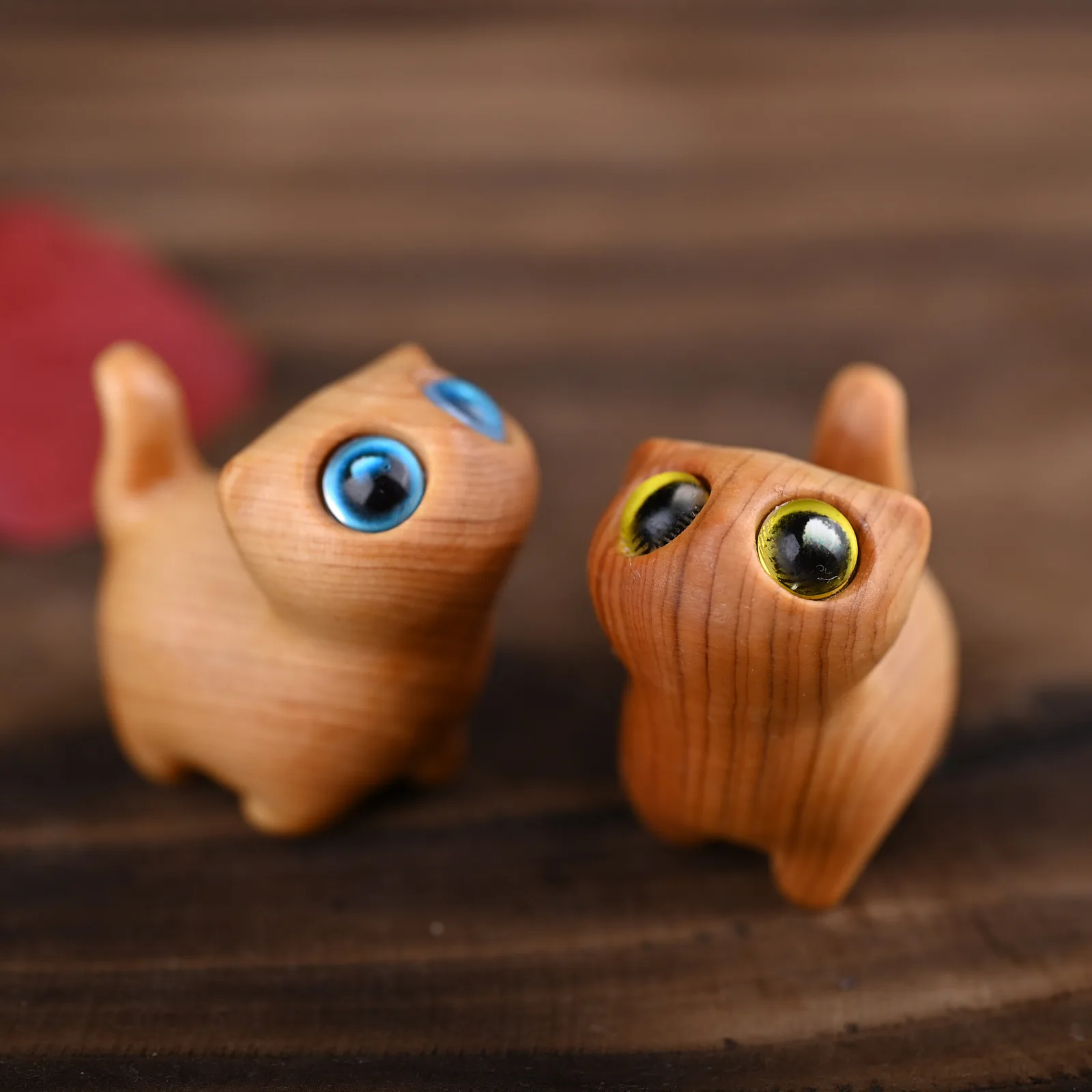 Green Sandalwood Wood Carving Curious Cat Crafts Mini Model Creative Wooden Cute Cat Home Desktop Micro Ornament Christmas Gifts