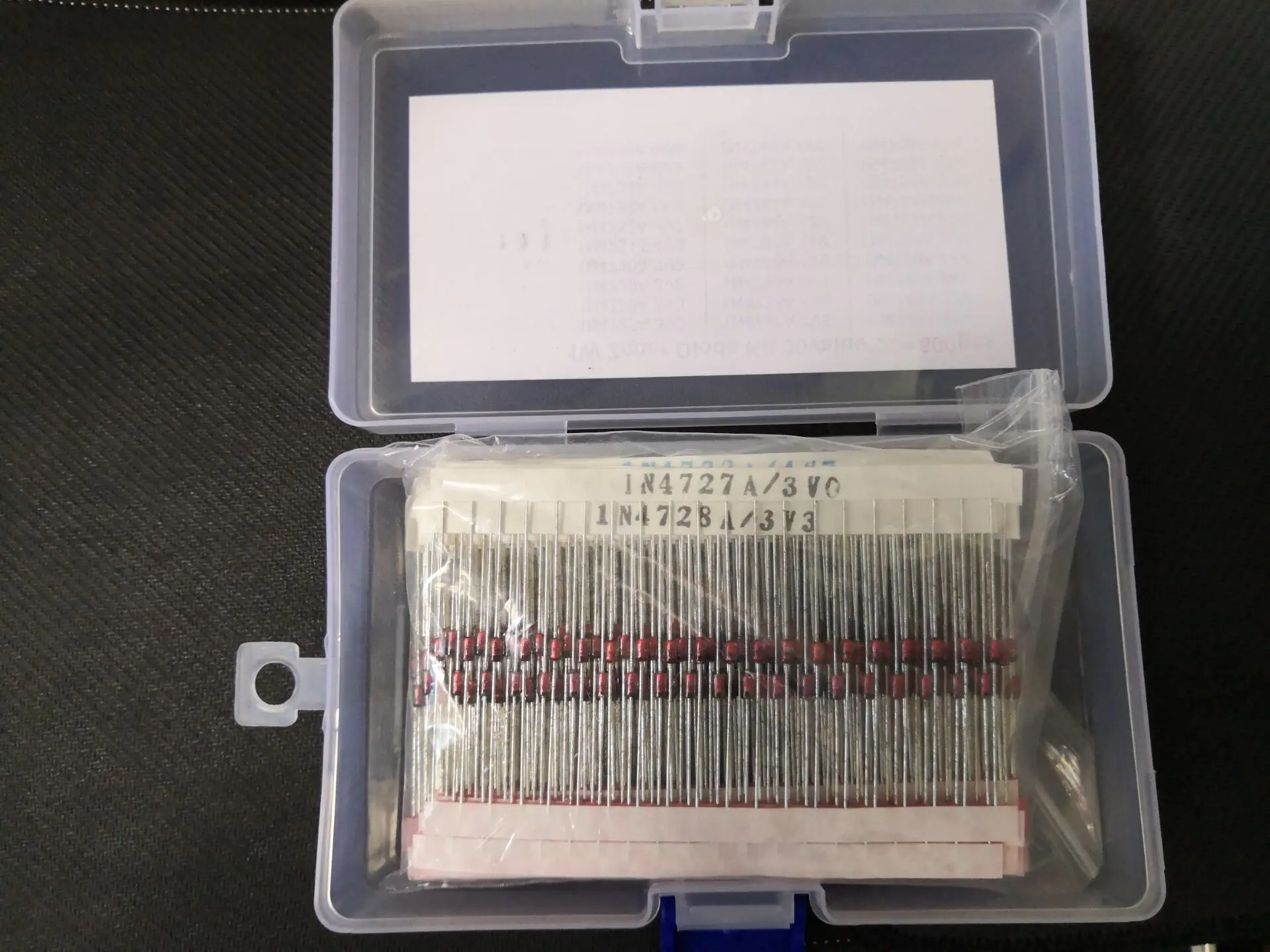 3v 3.3V 3.6V 3.9V 4.3V 4.7V 5.1V 5.6V 6.2V 6.8V 7.5V 8.2V 9.1V ....47V 1W Zener Diode Kit 30Value*20pcs=600pcs 1N/IN4742A Assort
