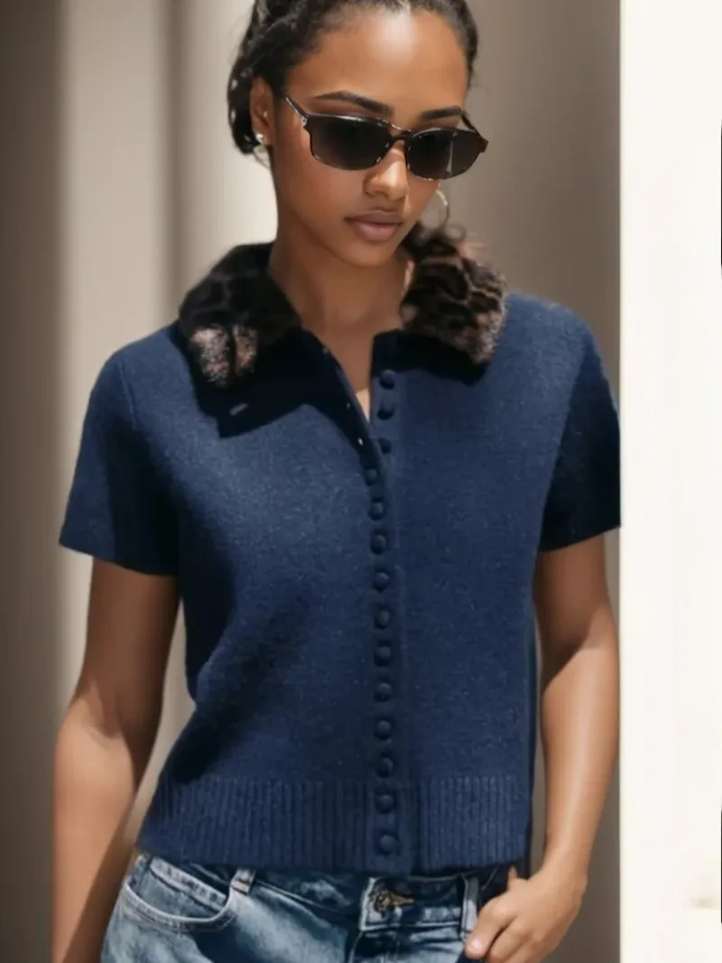 

Новинка 2025 года, однотонный кардиган, модные вязаные пальто с плюшевым воротником для женщин, осенние новые женские модные вязаные кардиганы с леопардовым вырезом