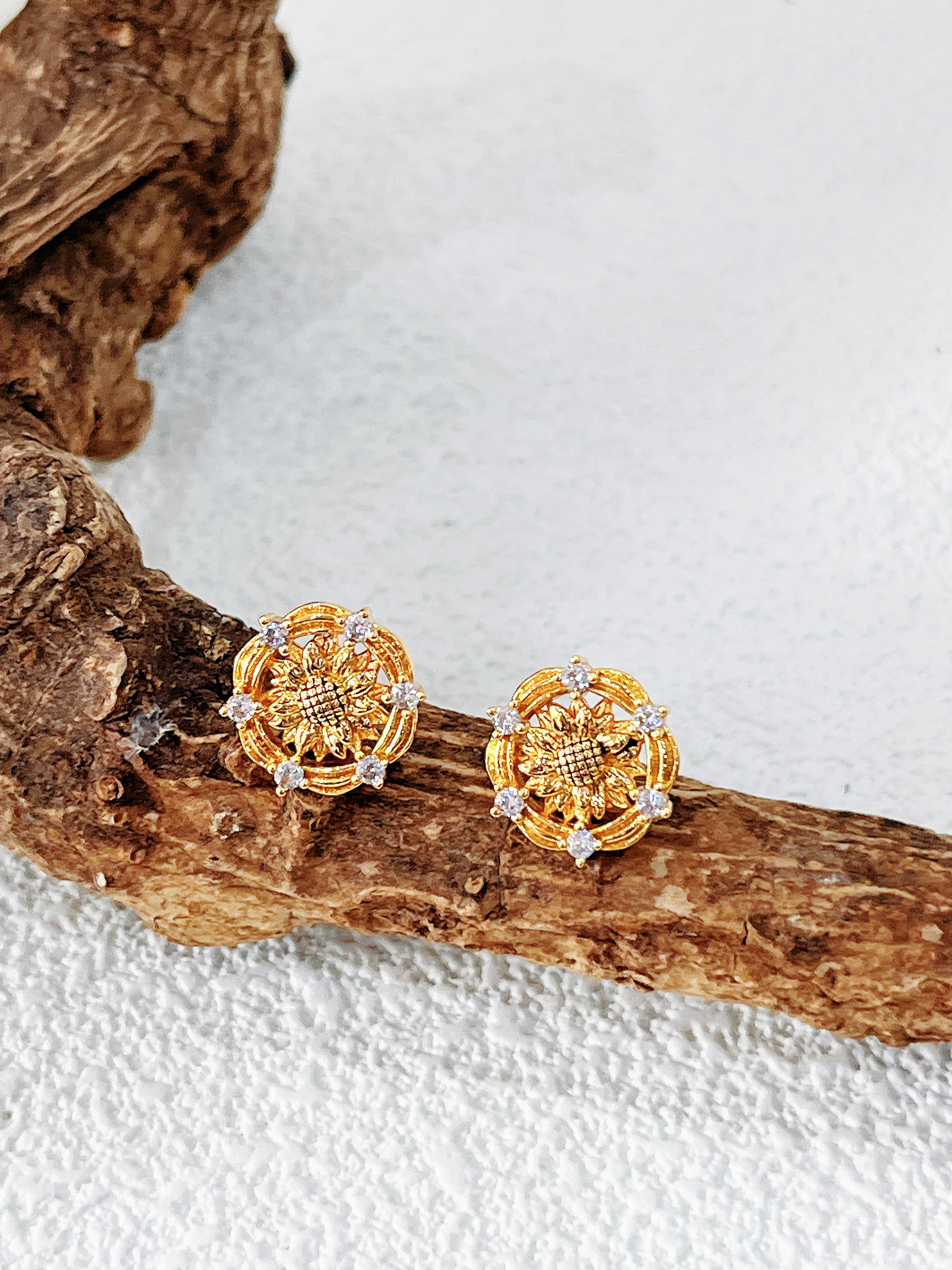 

S925 Silver Sunflower Earrings Plated with Real Gold Simple Fashion Cross-Border Jewelry Niche Design Premium Sensation