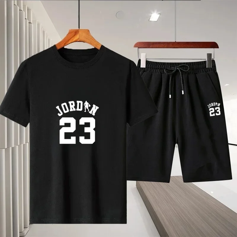 

This printed T-shirt has excellent breathability and is perfect for teenagers who love sports to wear.