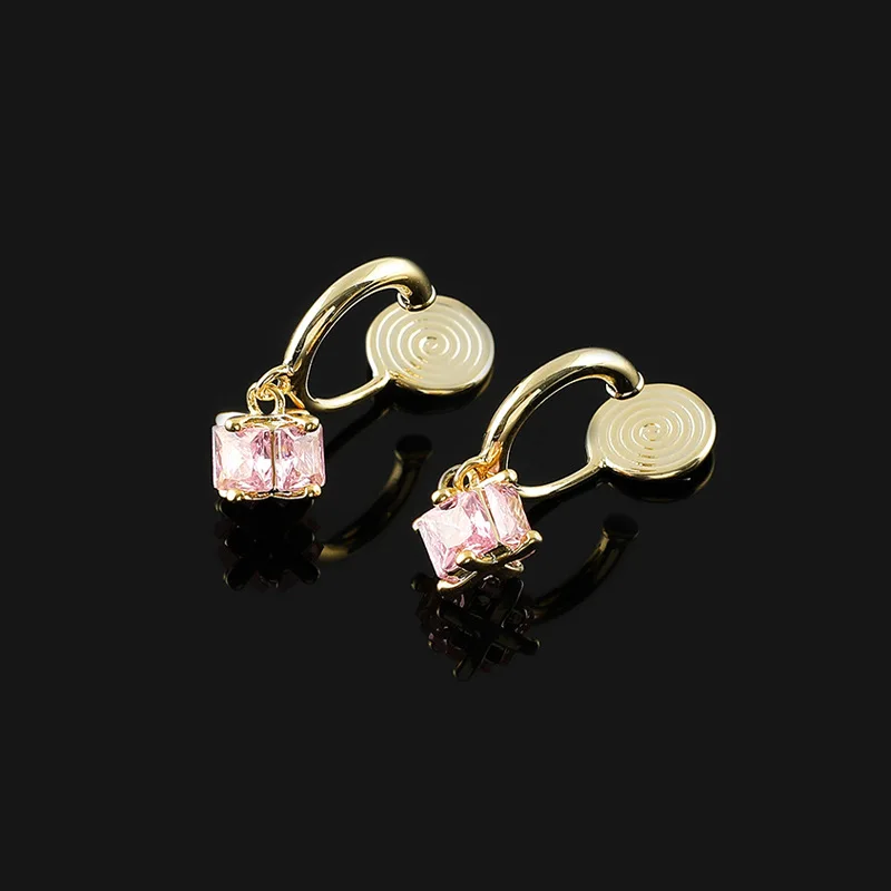 Nuevos pendientes cuadrados de circón simples sin agujeros para las orejas placa de incienso para mosquitos Clip para la oreja regalo femenino al por mayor