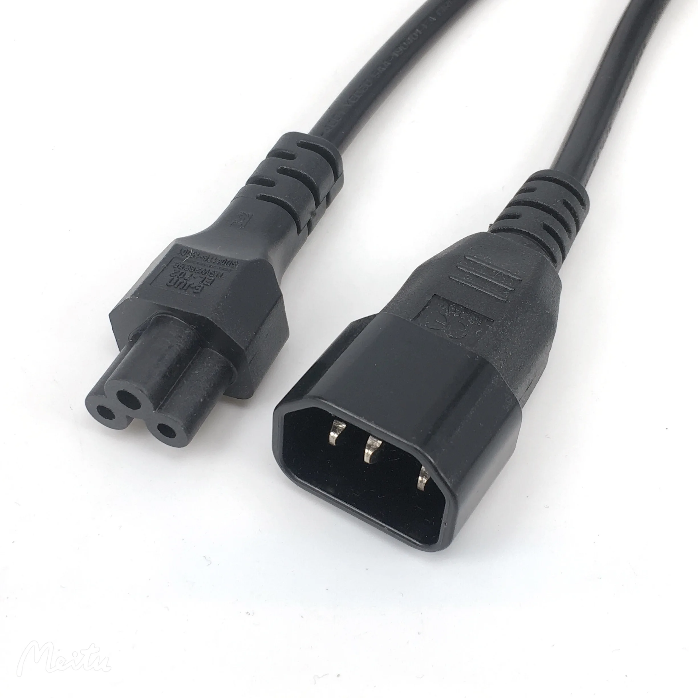 การรีวิวและแนะนำสายแปลงไฟ Universal Power Adapter IEC 320 C14 ถึง C5 สำหรับการใช้งานที่หลากหลาย