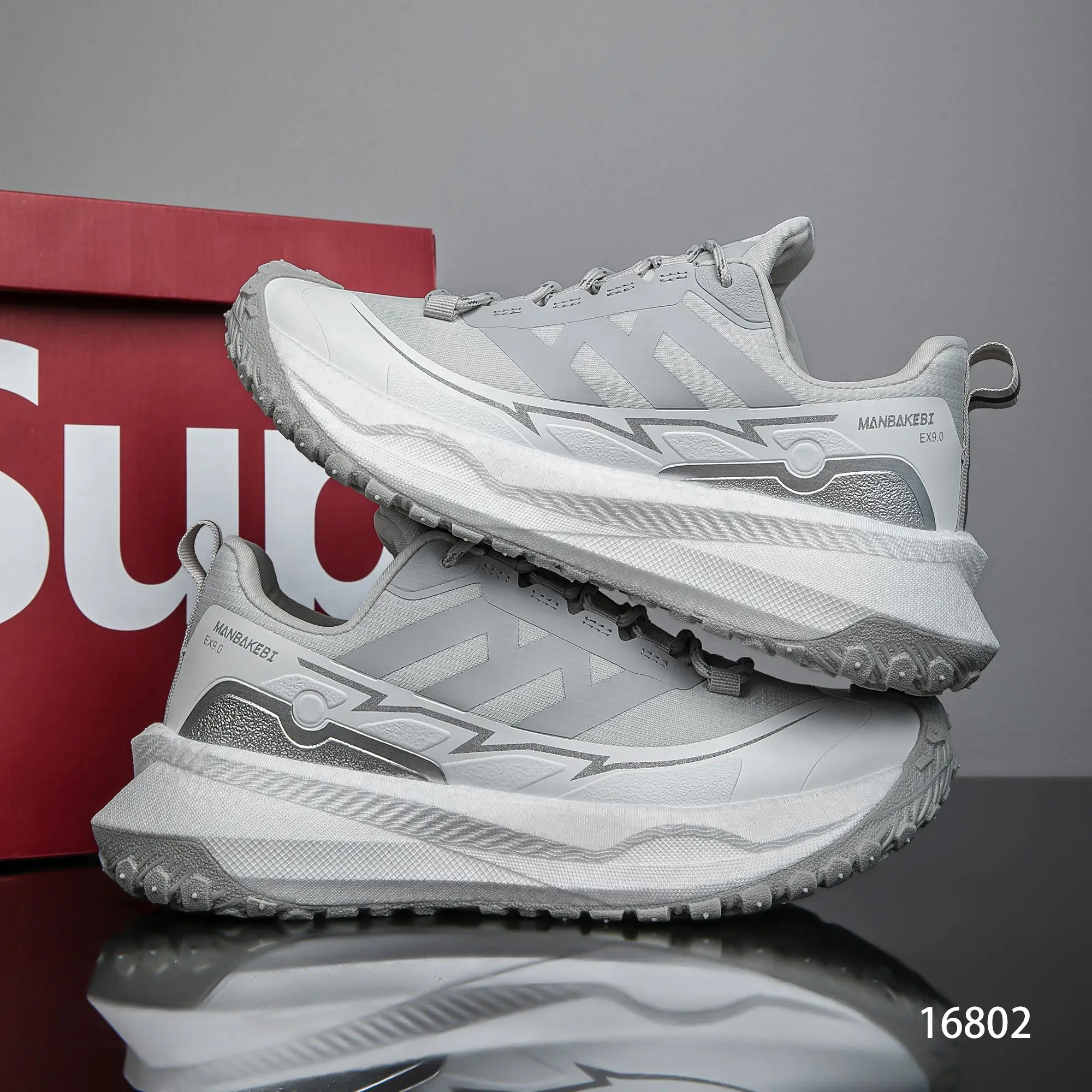 New 2025 Hot Multifunctional Lightweight Walking Shoes Multicolor High Top Running Shoes for Men and Women Very Good