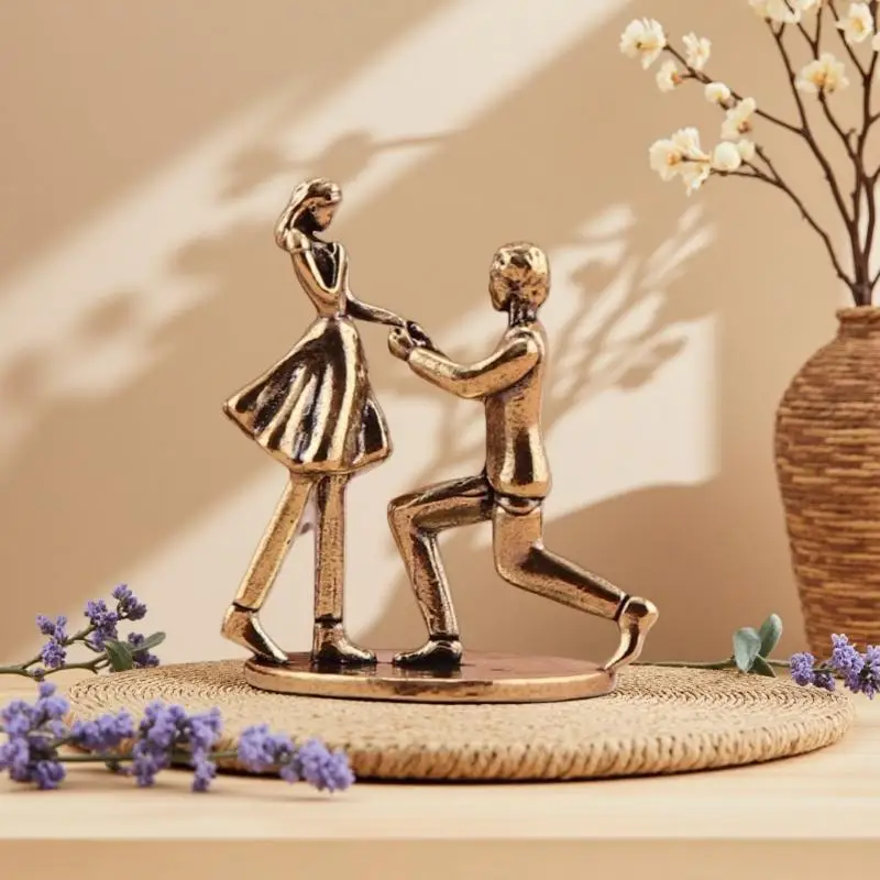 Vintage Zinc Alloy Proposal Couple Figurine Handcrafted Design For Anniversary Gift Wedding Home Tabletop Decor
