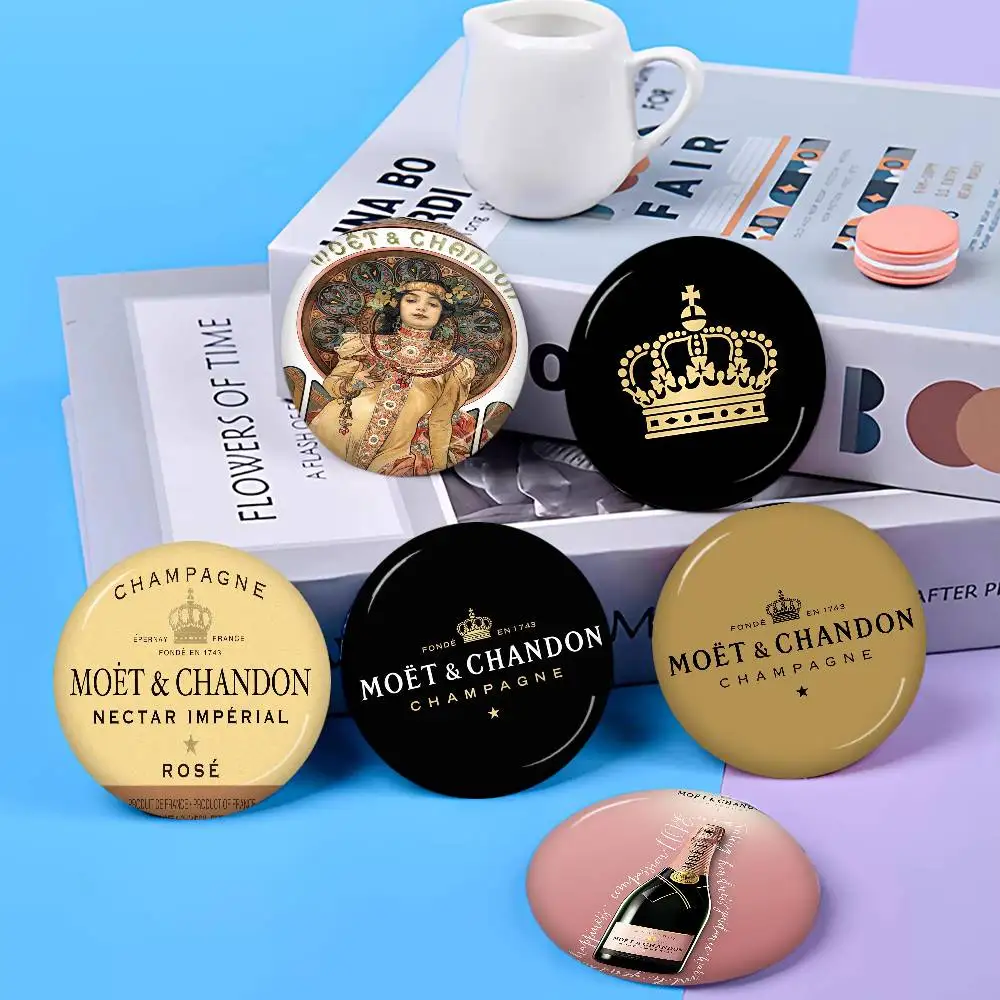 Broches Criativos de Lata com Botão Macio da Marca M-Moet C-Chandon, Acessórios de Crachá para Lapela e Mochila com Ícone de Animal