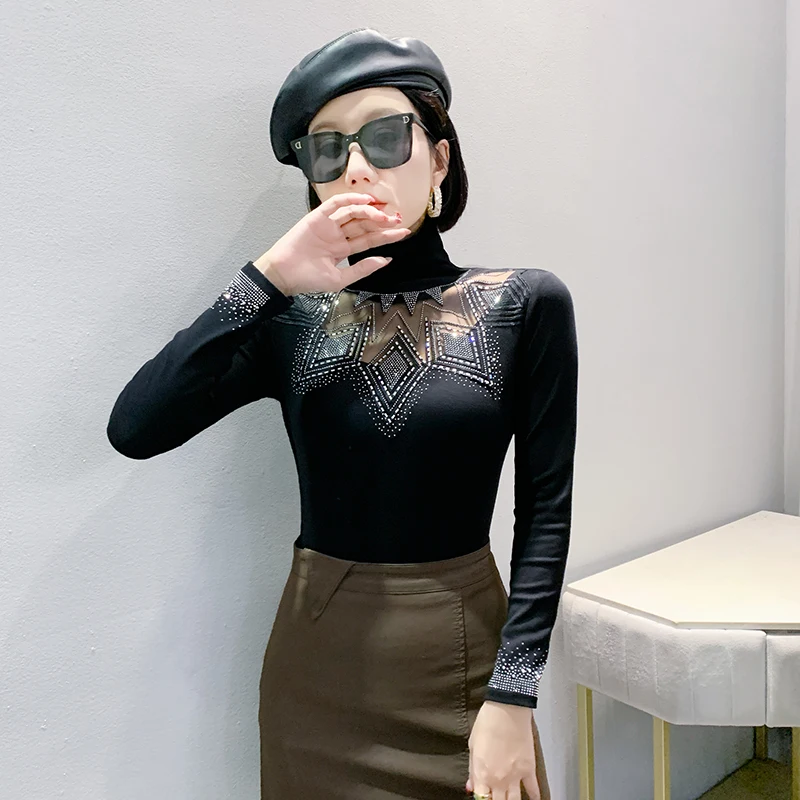 Europese meisjeskleding lente herfst nieuwe coltrui met lange mouwen dames T-shirt elegante slanke uitgeholde diamant zwarte tops