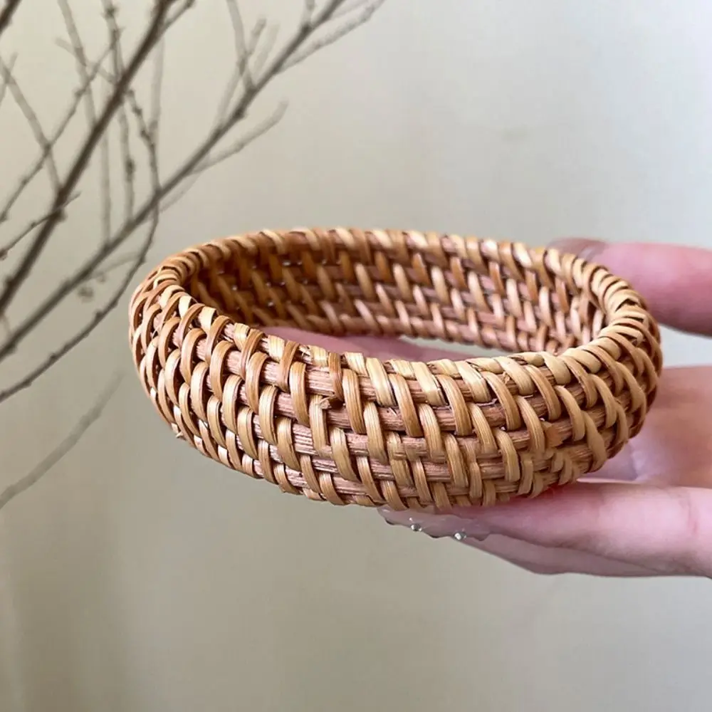 Semplice braccialetto intrecciato in rattan Bracciale vintage a forma di nido d'uccello in stile etnico Gioielli classici a mano Bracciale intrecciato bohémien per le vacanze