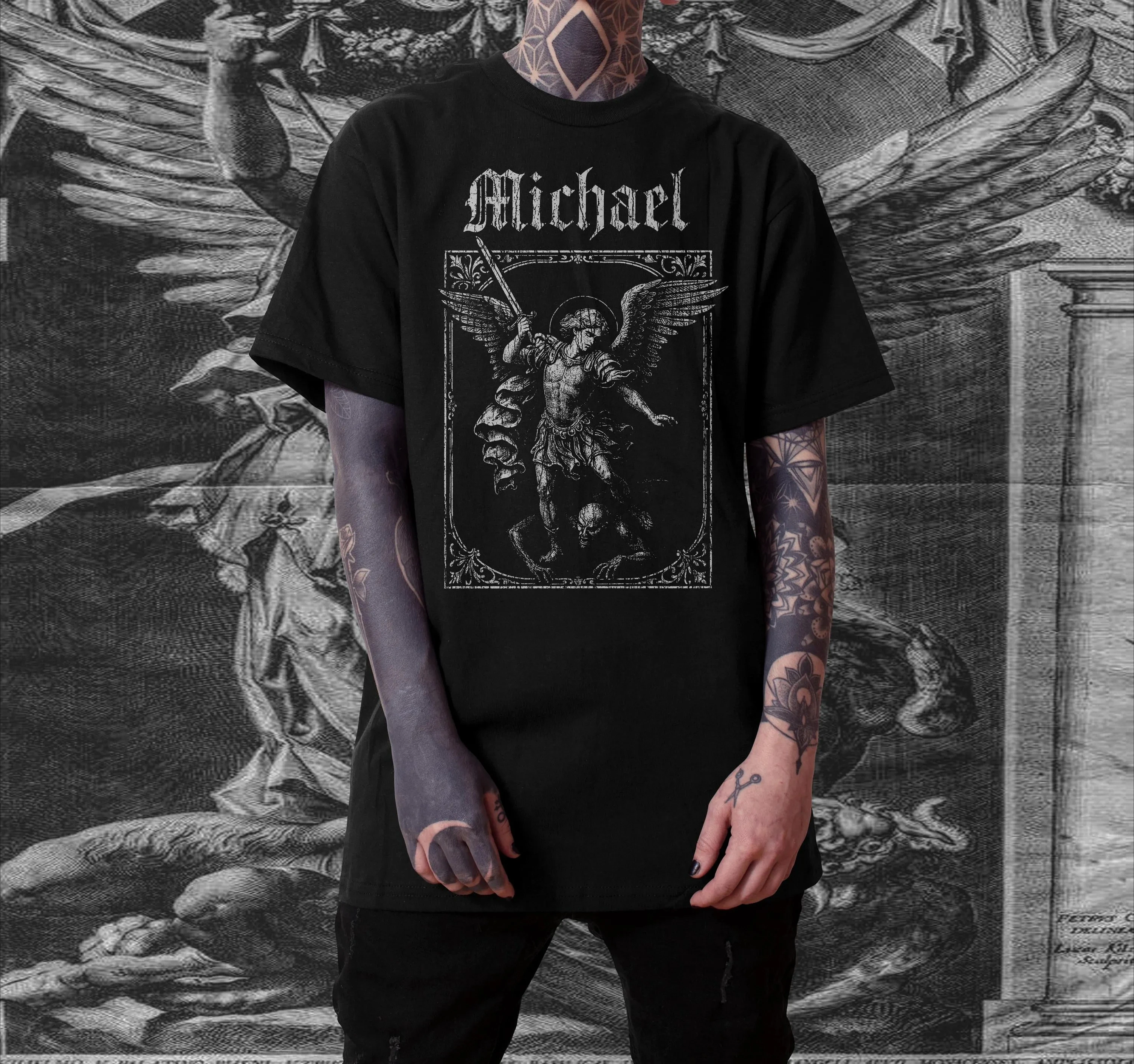 Camiseta religiosa Vintage del Arcángel Michael, estampado de guerrero del cielo gótico, ajuste Boxy Unisex, camiseta de hombre de estilo gótico oscuro