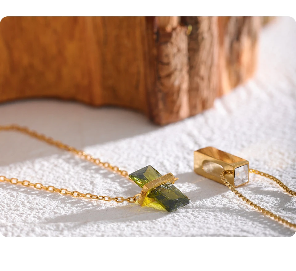 Yhpup Edelstahl Olivgrüner Zirkonia Chic Anhänger Halskette für Frauen Minimalistischer Charme Koreanischer Modekragen Schmuck – Detail 11