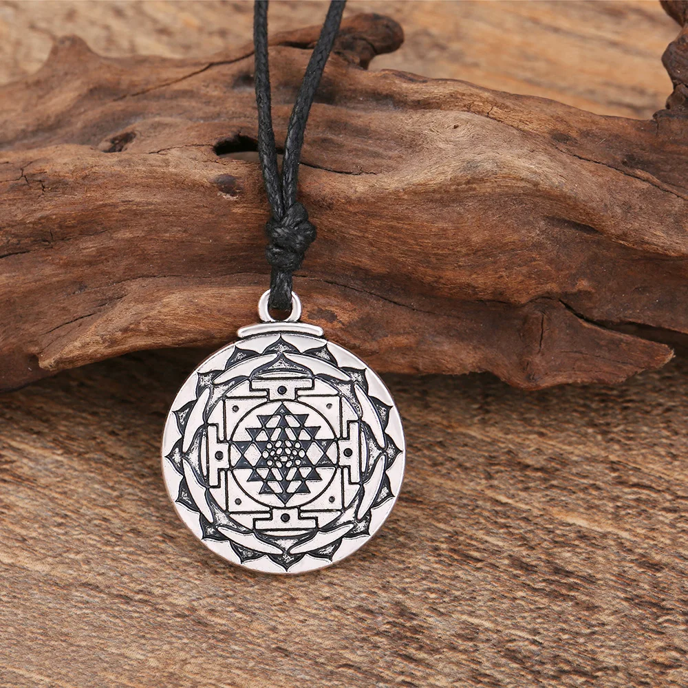 Sri Yantra Symbol Yoga Pendant Necklaces for Meditation Growth Healing Wealth Amulet Talisman Men Vintage Hindi Jewelry