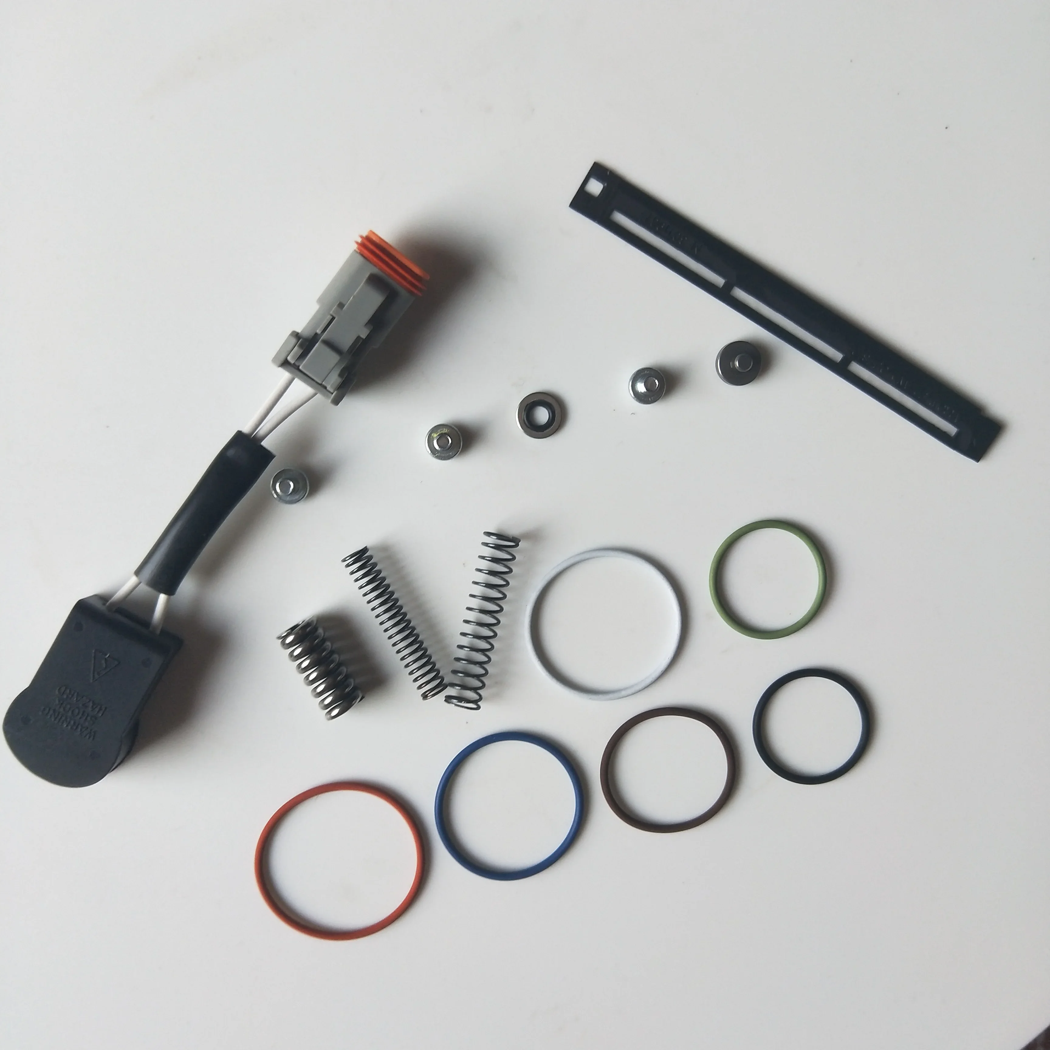 中国メーカー製 ISM QSM M11 インジェクターノズル 燃料アッシー 4026222 インジェクター修理キット