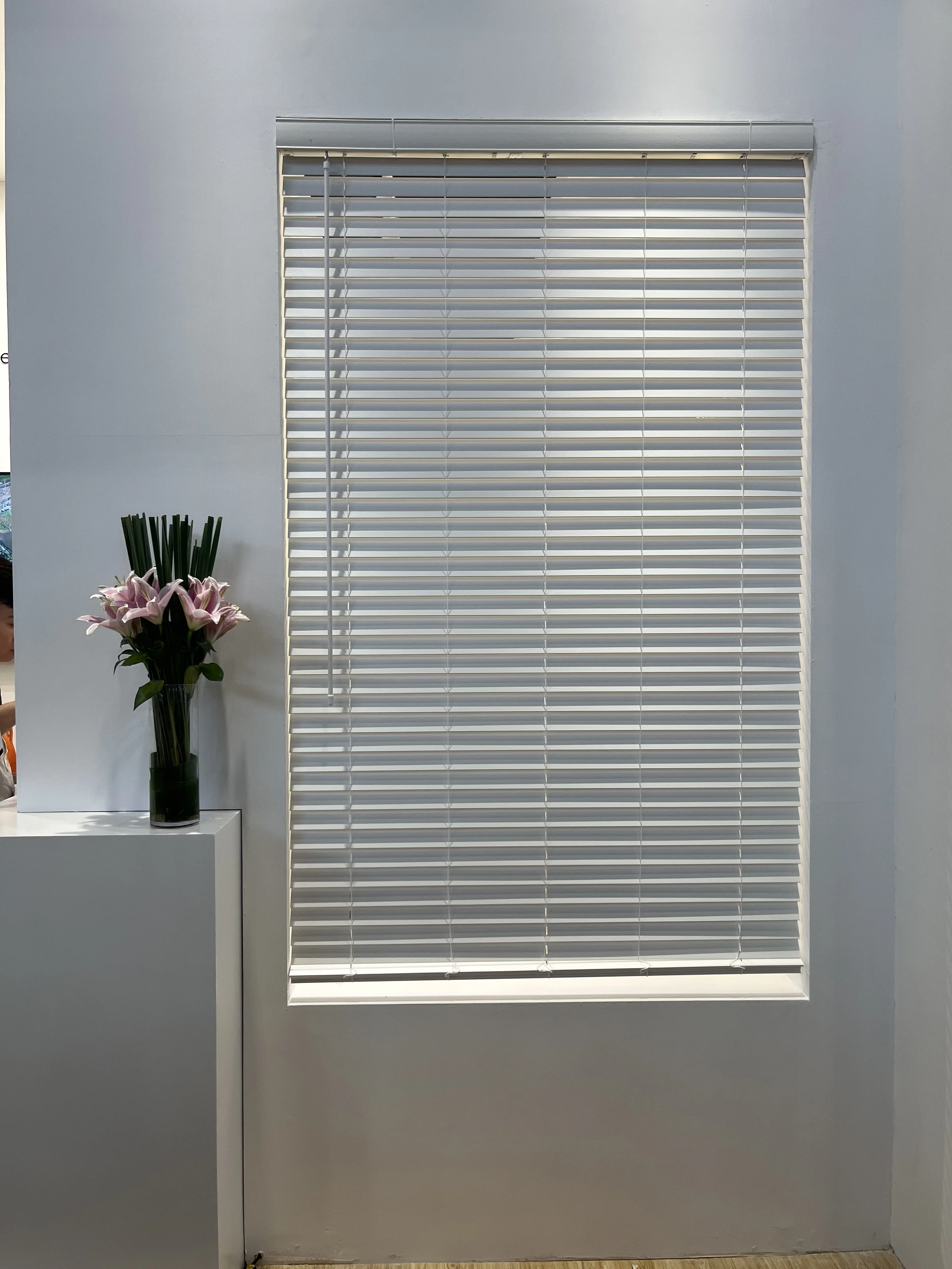 ZSTARR Eco-friendly Cordless Window Blinds Faux Wood Venetian Blinds Wooden Blinds PVC Shutters Wooden Curtains
