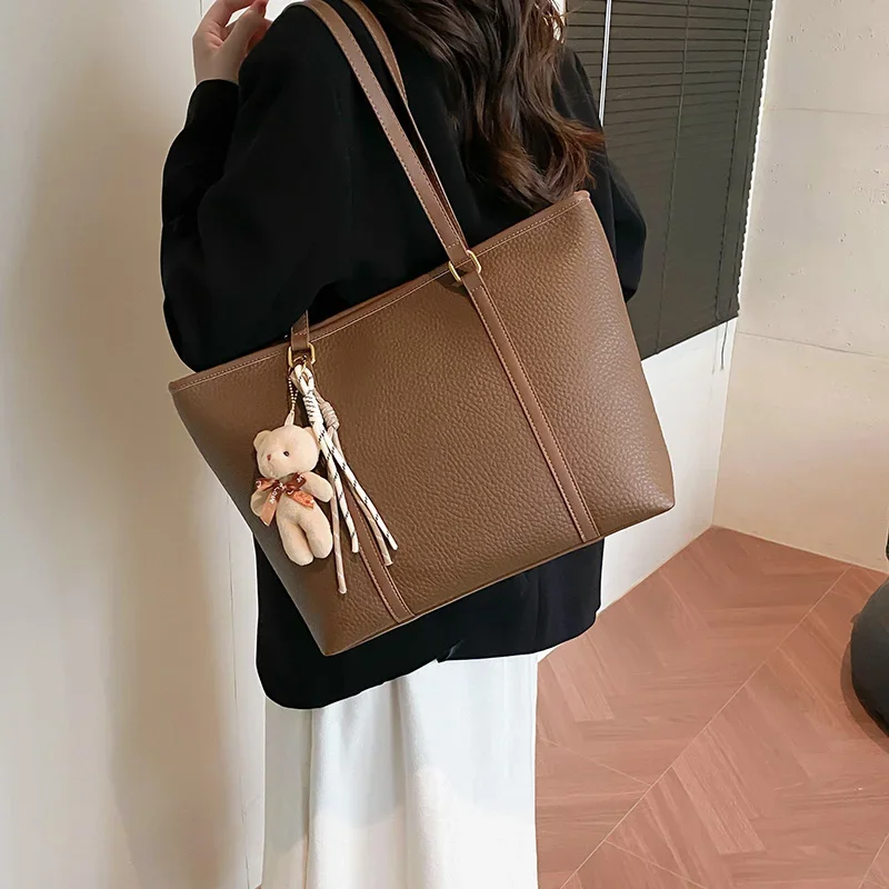 

Fashionable High-Quality Tote Bags For Ladies - Leather Shoulder Bag Messenger Style From Famous Designer Brand