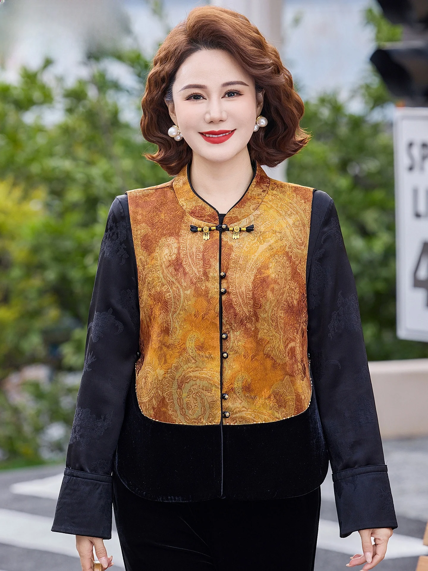 

New Chinese Sle Women's Vest with Button Design Spring Faion Outerwear for Middle-Aged Mothers And ly Ladies