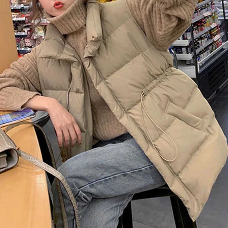 المرأة بطة أسفل سترة خفيفة الوزن أكمام سترة منفوخة قصيرة الوقوف طوق الشتاء صدرية امرأة ملابس خارجية عصرية VT-350