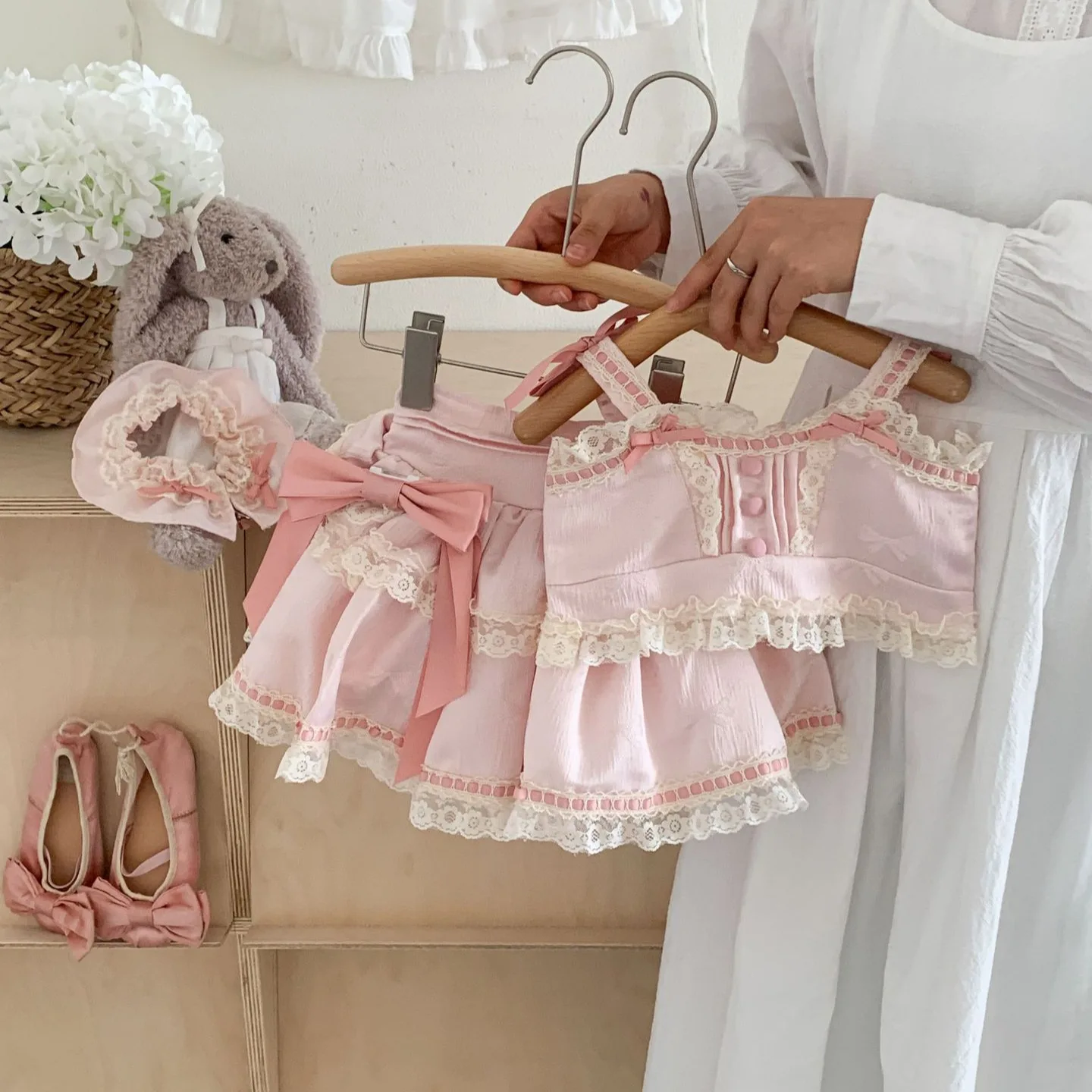 Girls Suit 2025 Summer New Childrens Clothing Korean Style Girl Baby Sweet Bowknot Halter Vest Lovely Lace Half Skirt Three Sets