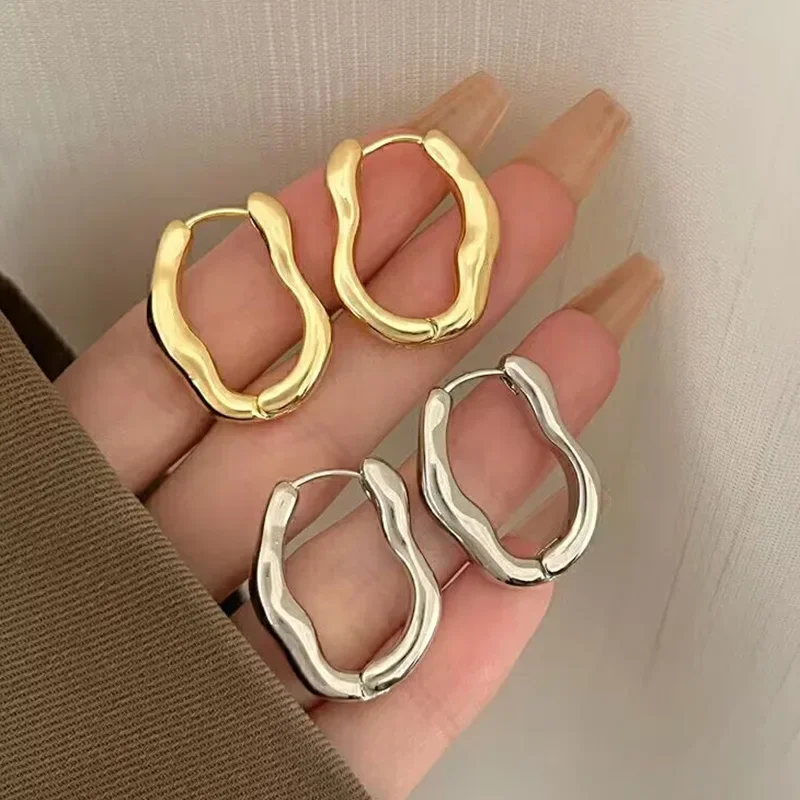 Vintage Metall Geometrie Creolen für Frauen Mode neues Design unregelmäßige minimalist ische Ohrringe Mode Mädchen Schmuck Geschenk