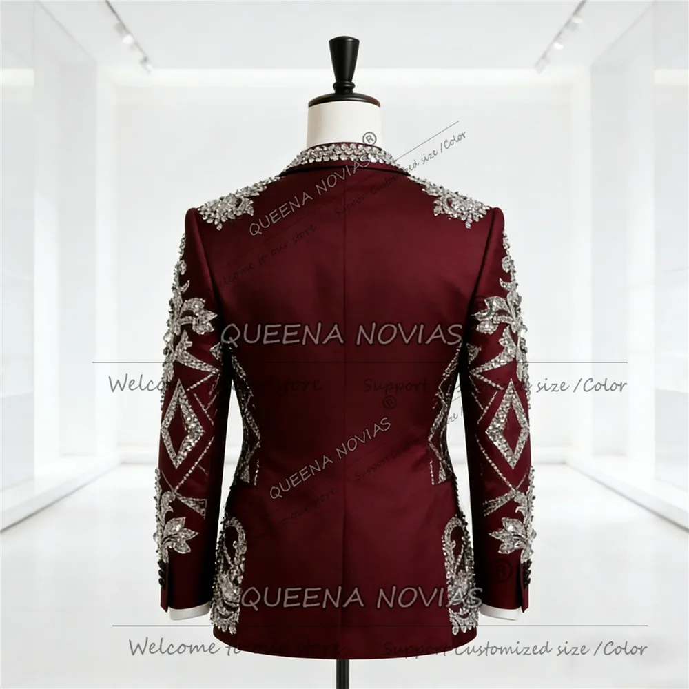 Ekskluzywne garnitury burgundowe męskie z koralikami i kryształami, marynarki na studniówkę, duże rozmiary, szyte na miarę, smokingi dla pana młodego na bankiet weselny, odzież biznesowa męska.