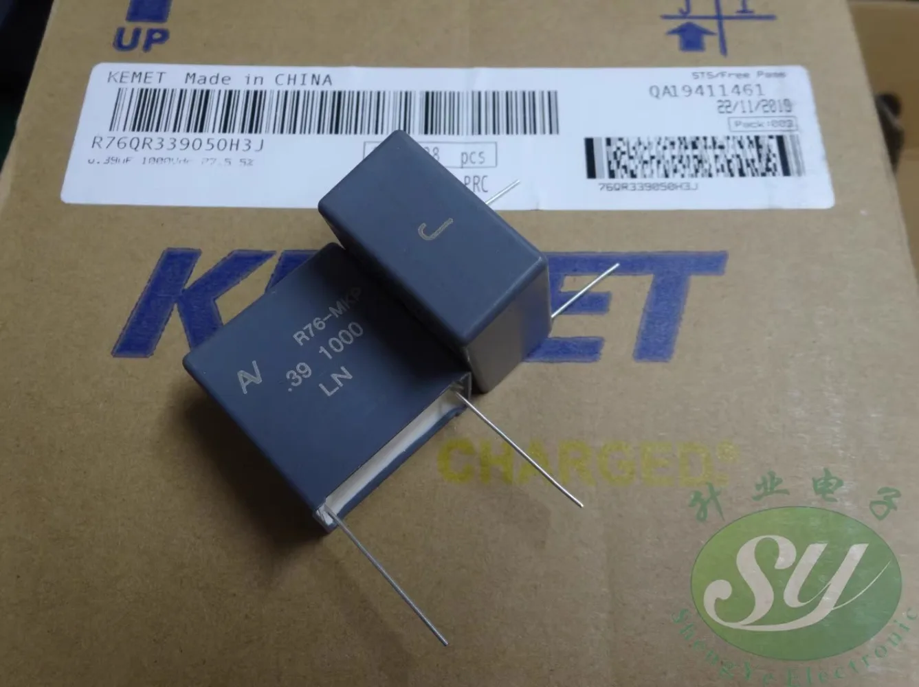 

AV R76 0.39uf/1000V 390nf u39 394 MKP New 28mm film capacitor